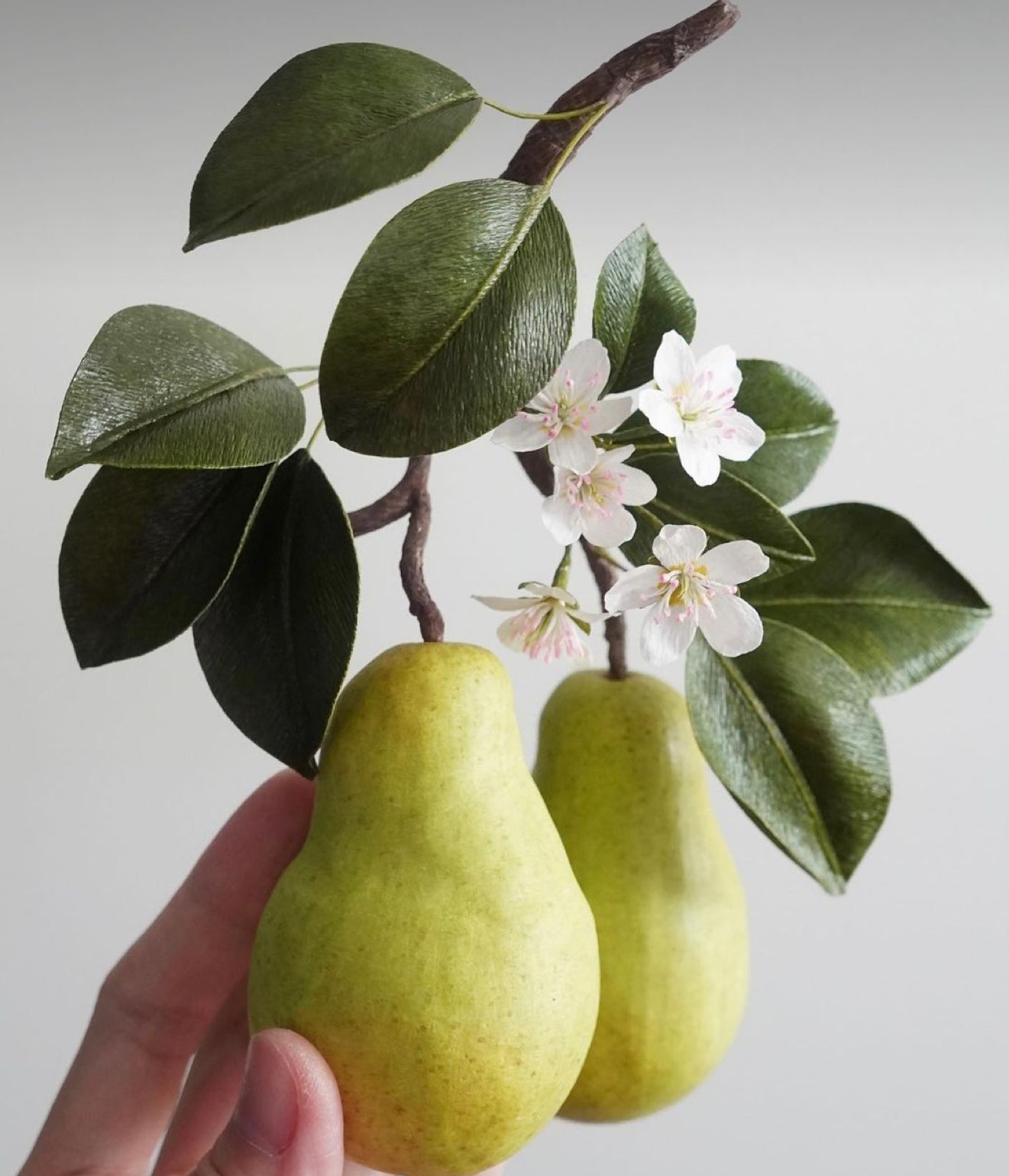 White cashmere & pear snapbar