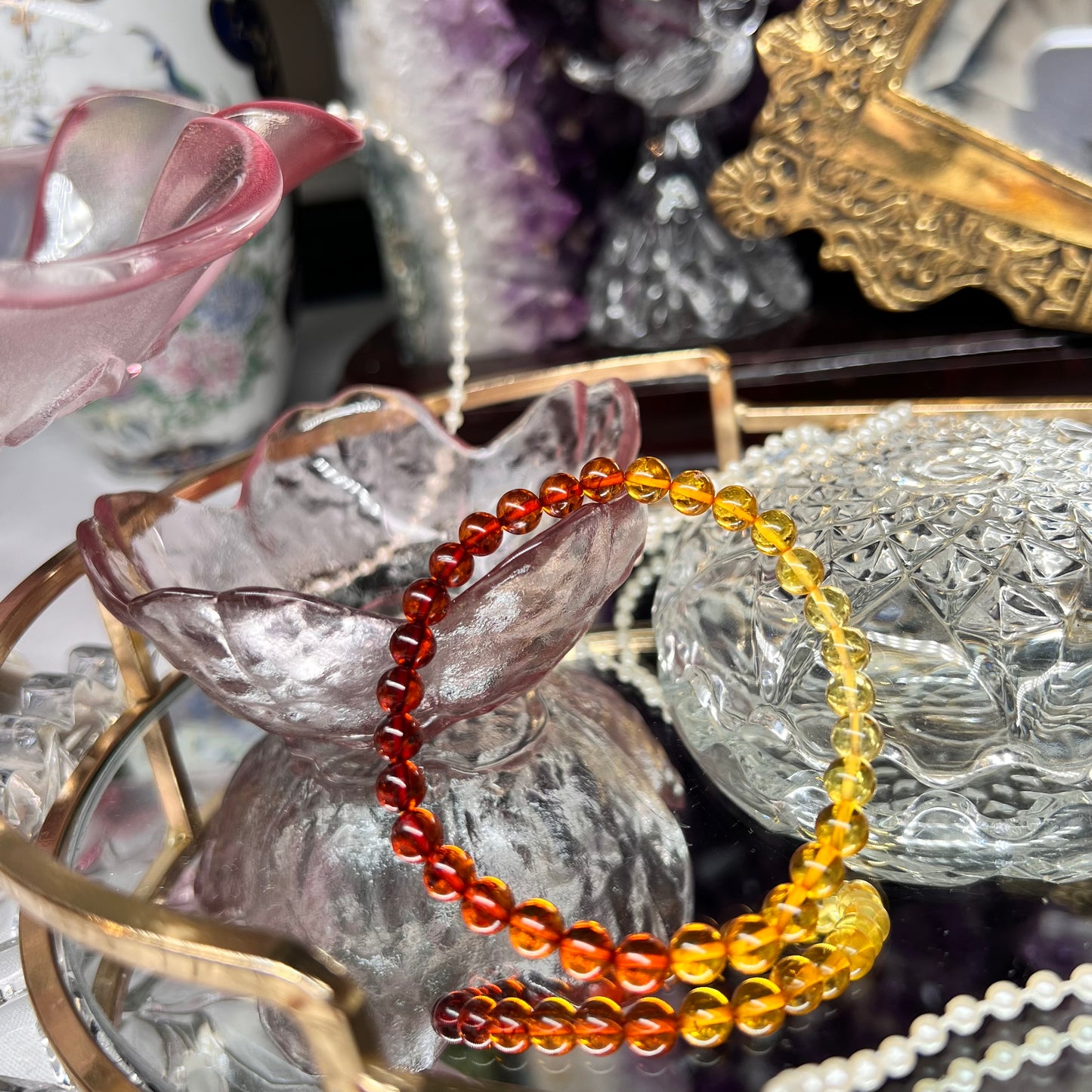 Ombré Amber uv reactive beaded bracelet - 5.7mm