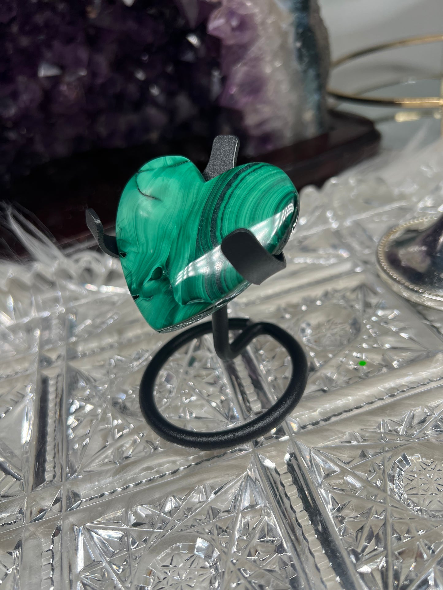 Malachite heart carving B