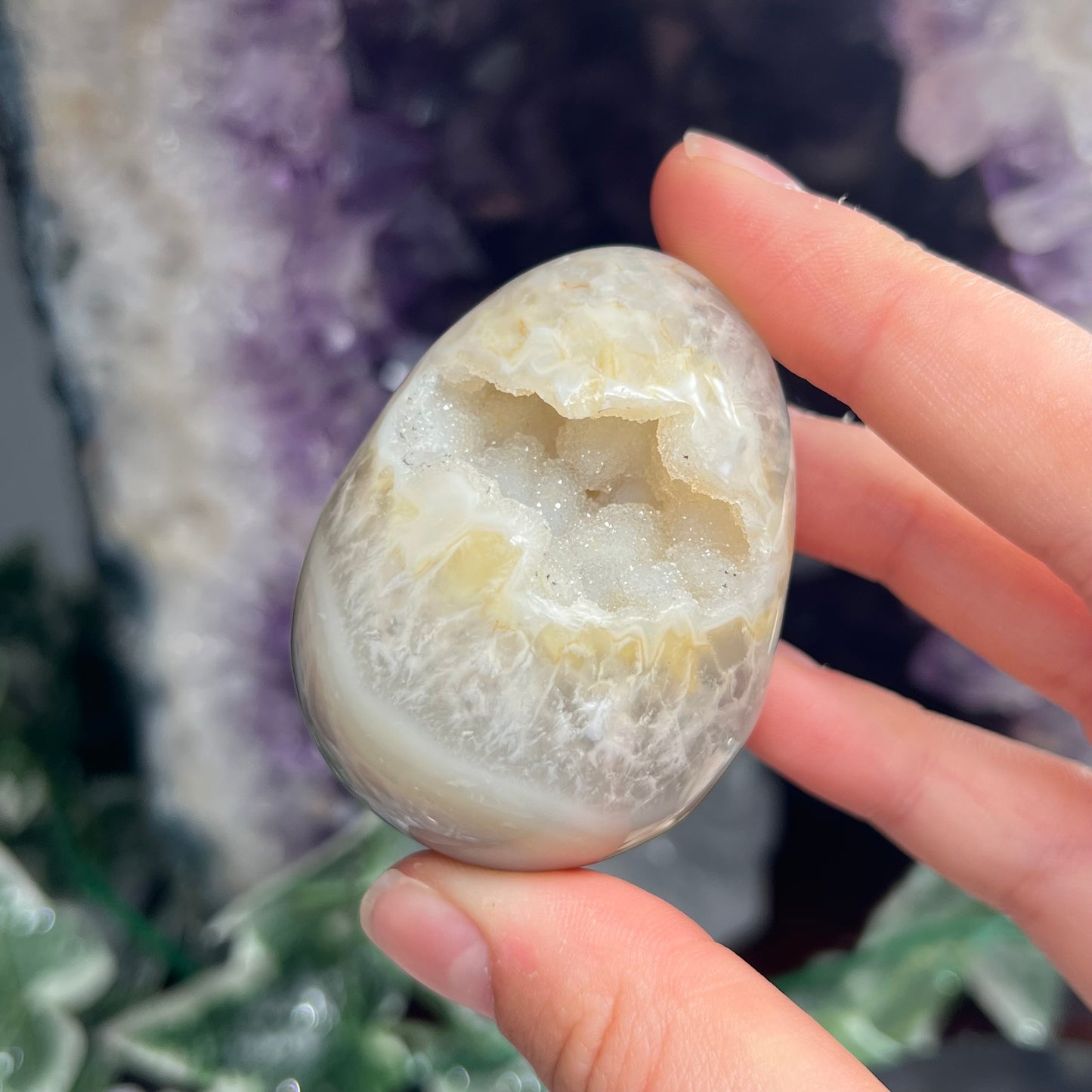 Druze agate egg with lemon colour bubble druze