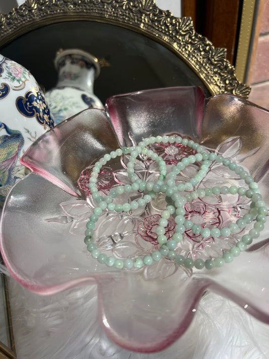 Apple Green Jade Natural crystal beaded bracelet - 5.5mm