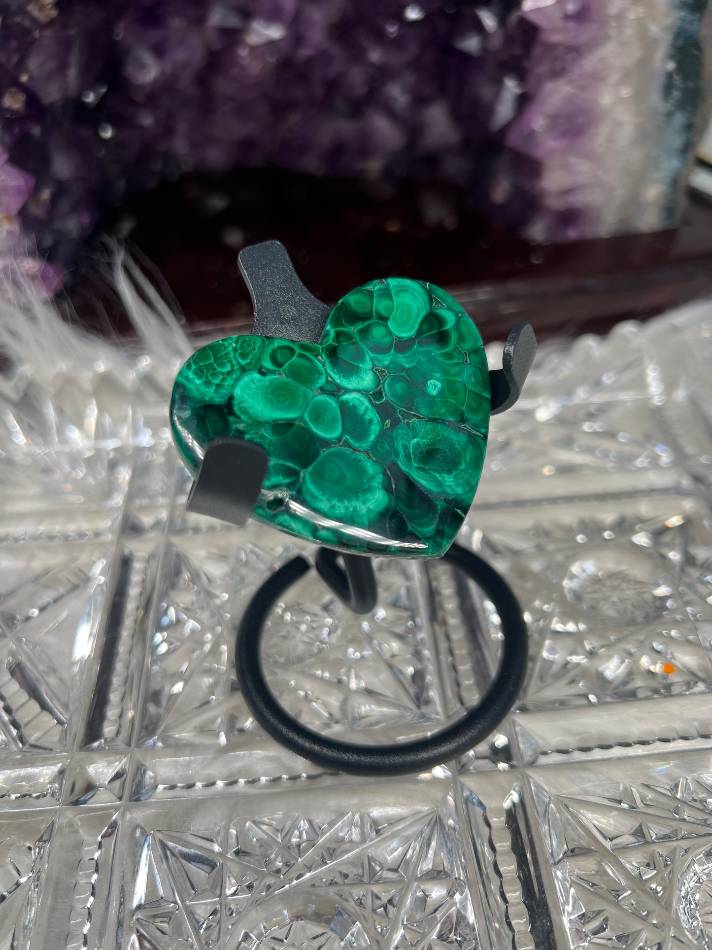 Malachite heart carving e