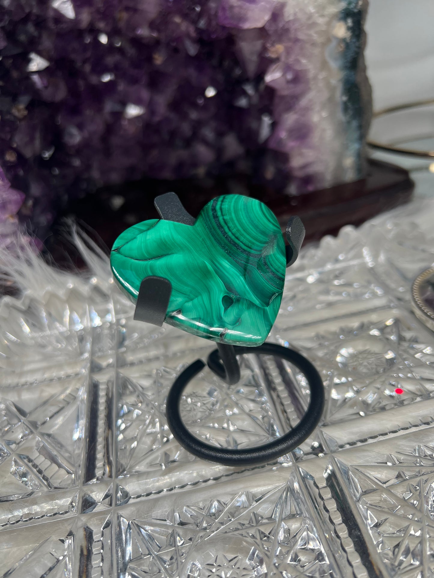 Malachite heart carving B