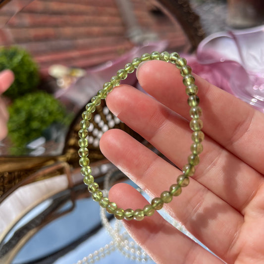 Peridot beaded bracelet - 4.4mm