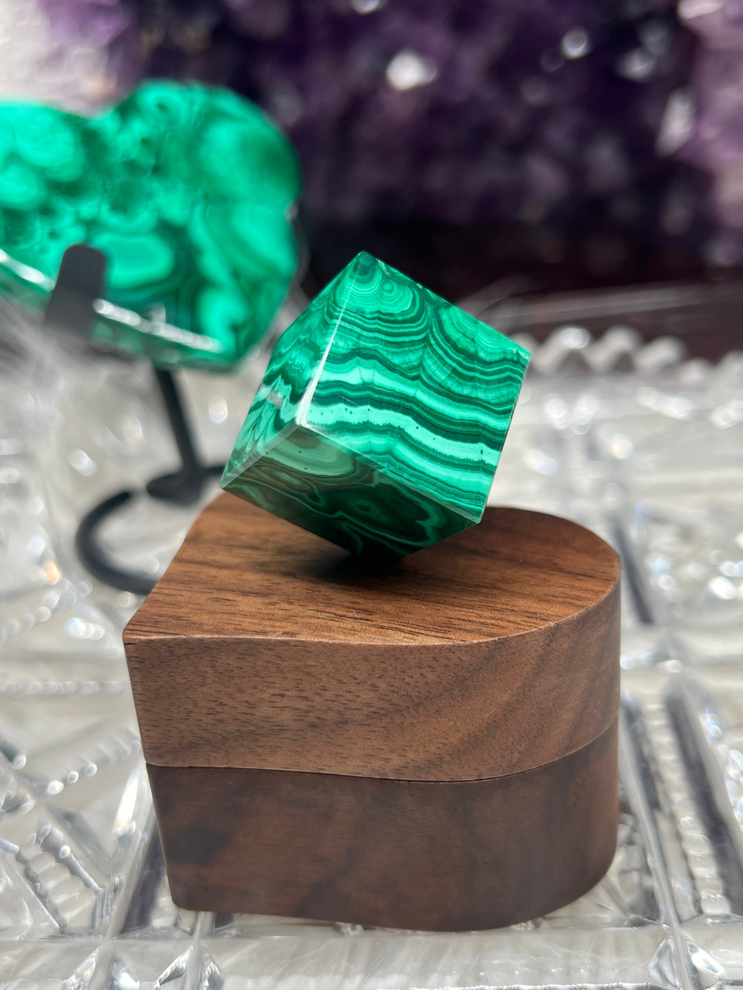 Malachite cube carving