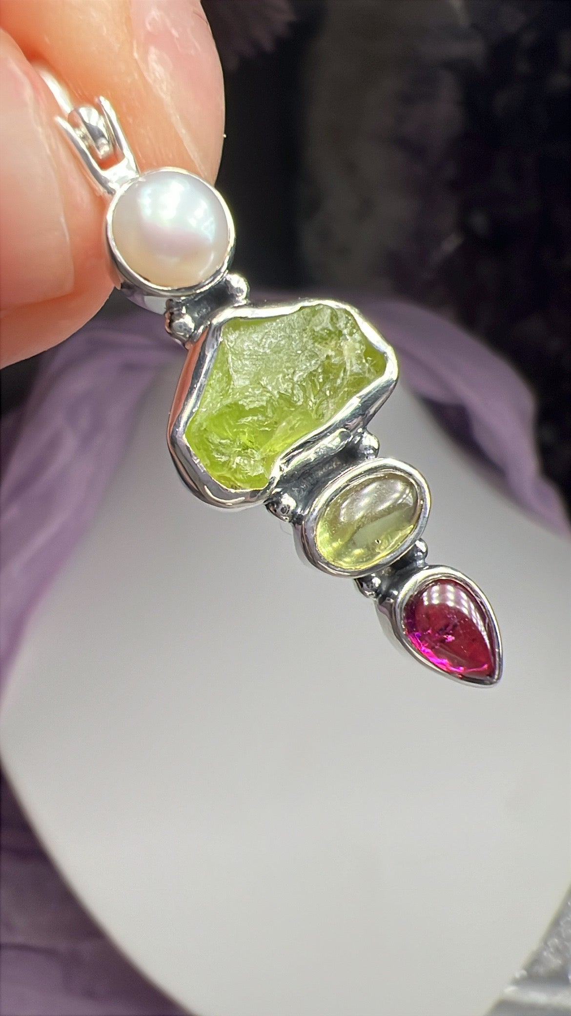 Fresh water pearl, Peridot & Purple Rhodolite Garnet crystal pendant from 📍India & china - 925silver