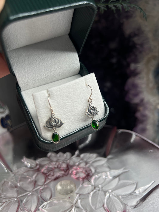 Diopside Faceted dangly lotus detailed earrings - 925 silver