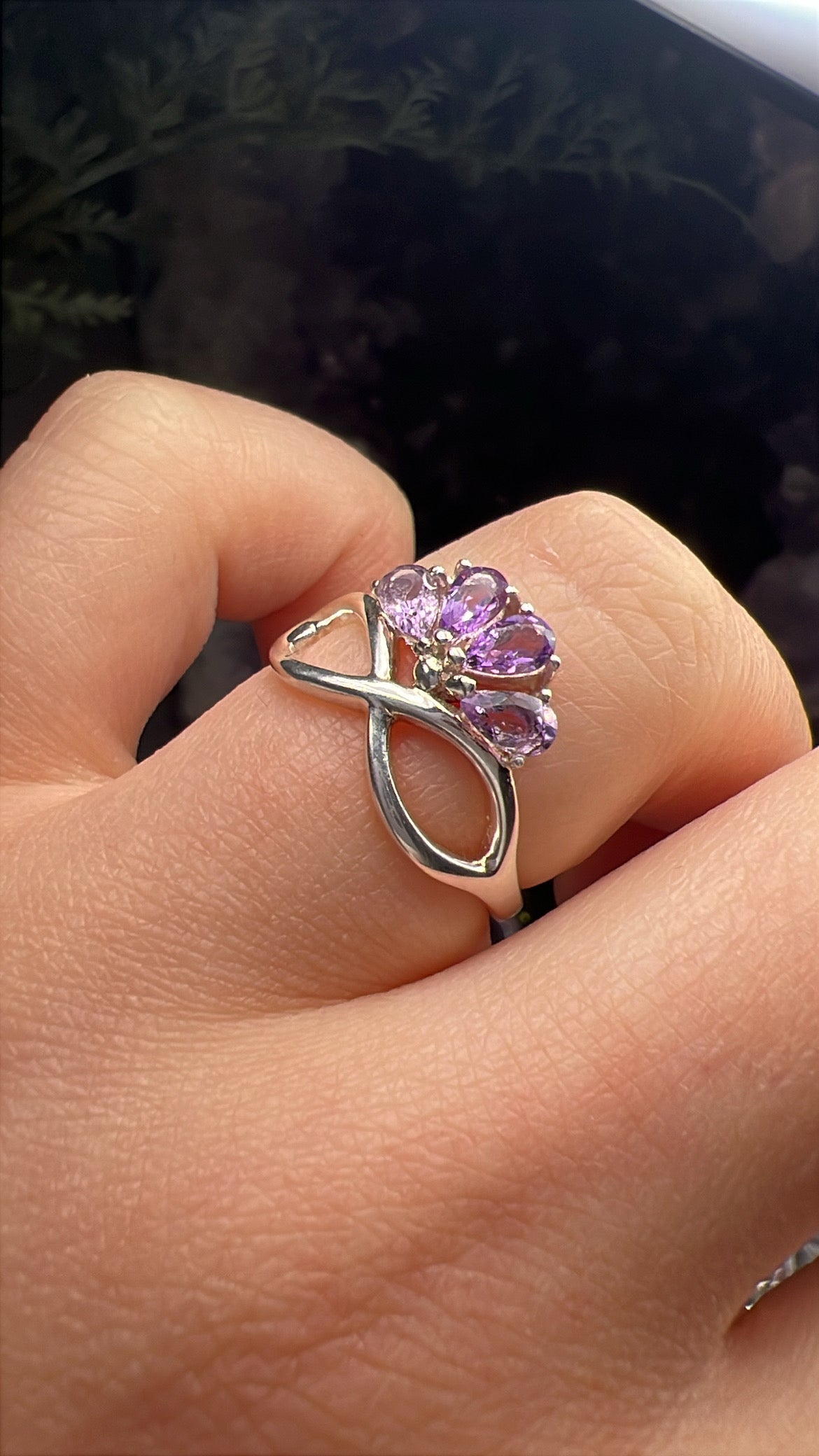 Amethyst infinity style 925silver ring size 8
