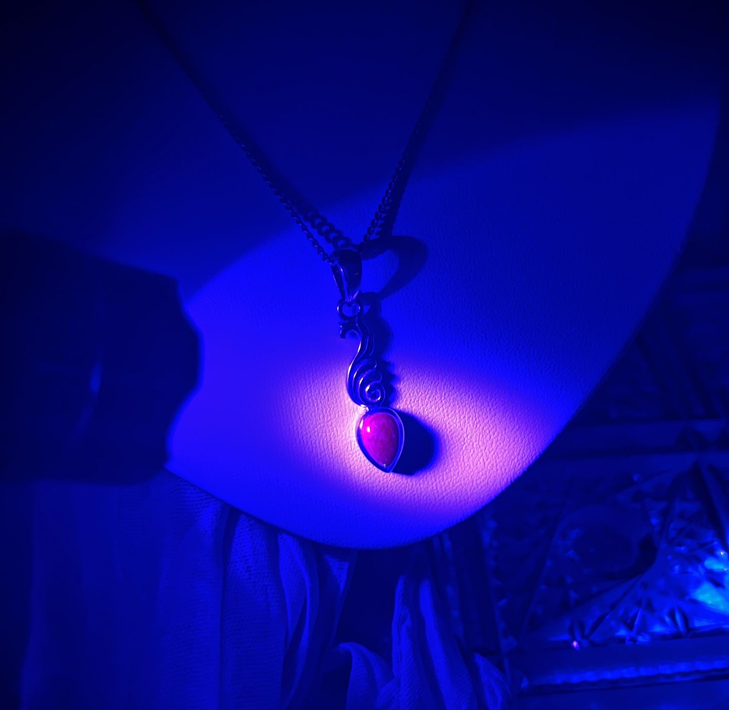 Ruby teardrop Celtic vintage style Natural UV reactive crystal pendant from 📍India - 925silver