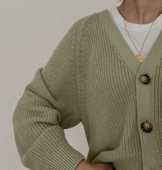 cosy cardigan snapbar