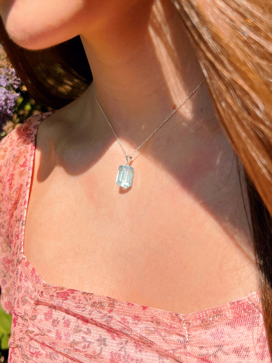 Aquamarine faceted style 925silver pendant